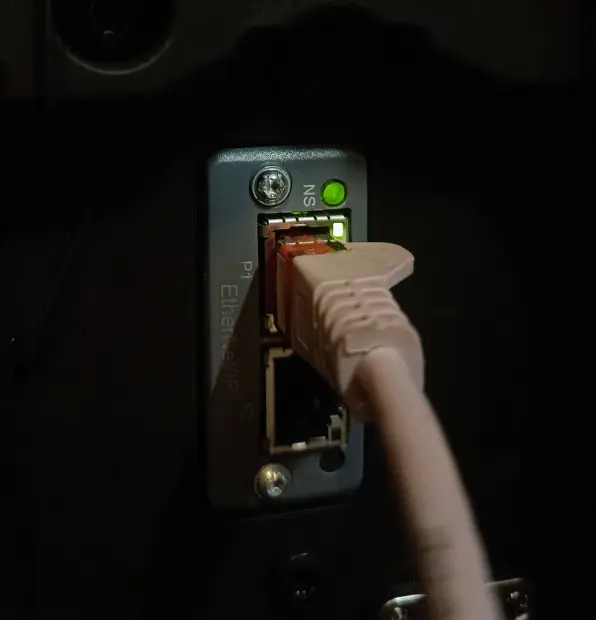 ESAB Edge R EtherNet/IP module connected to the robot
